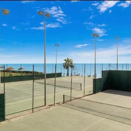 Amazing Front Line Beach Flat In Cabopino *