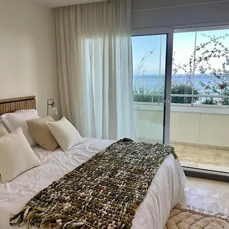 Apartment Amazing Front Line Beach Flat In Cabopino *